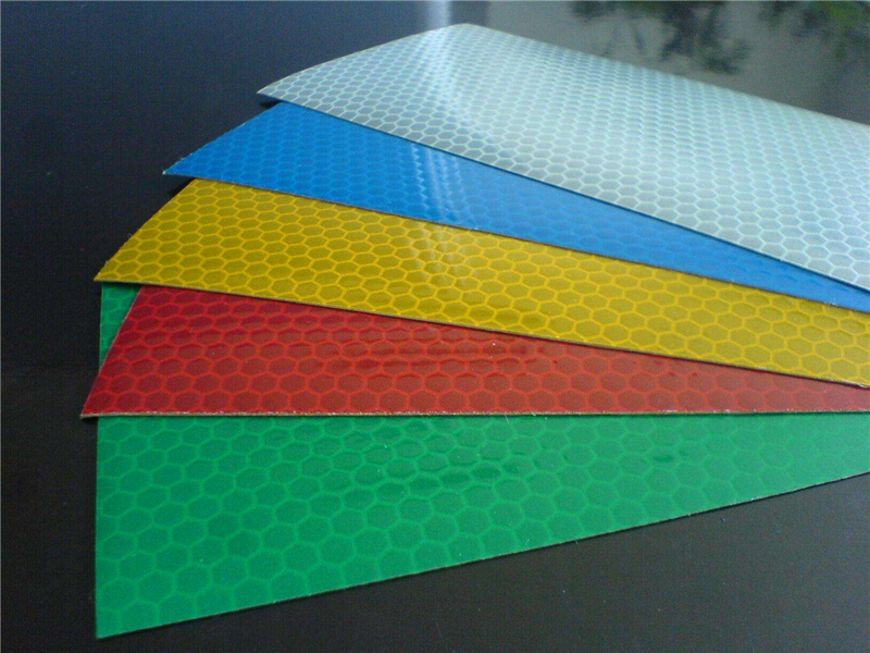 高速晶格片壓紋分條機 HD-1005 高速晶格片壓紋分條機 HD-1005